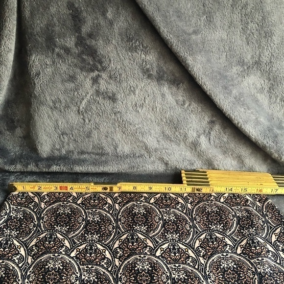 𝅺LORD & Taylor Printed pencil skirt abstract‎ design size 10 petite #s1114 - Picture 7 of 10